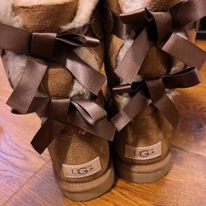 ugg bailey bow ll boots // size: 7